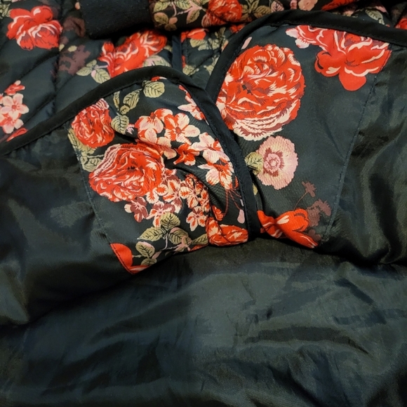 AKIRA Floral Quilted Jacket - Picture 10 of 11